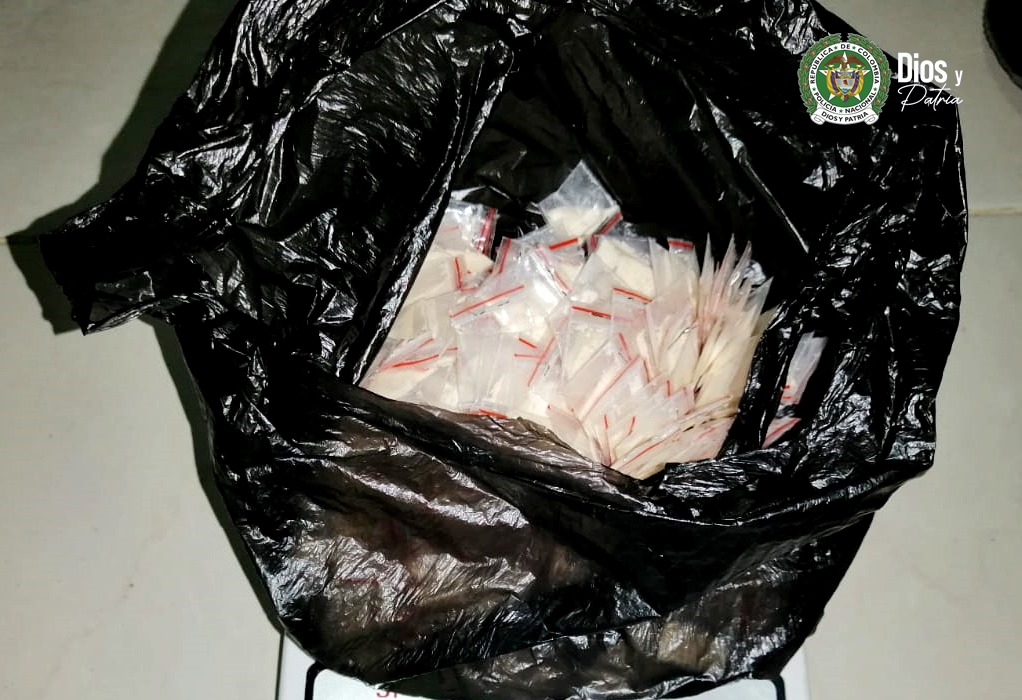 Ciudad Bolívar: menor de 17 años fue detenido con estupefacientes 2 Ciudad Bolivar se incautaron 101 gramos de base de coca y 114 gramos de clorhidrato