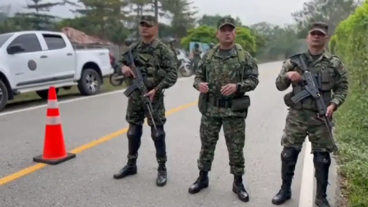Cuarta-Brigada-del-Ejercito-da-un-parte-de-tranquilidad-y-normalidad-en-las-vias-de-Antioquia-en-este-Domingo-de-Resurreccion