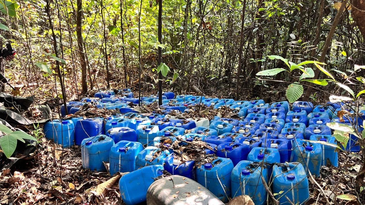 En Tarazá, autoridades hallaron gigantesco laboratorio de coca perteneciente al Clan del Golfo