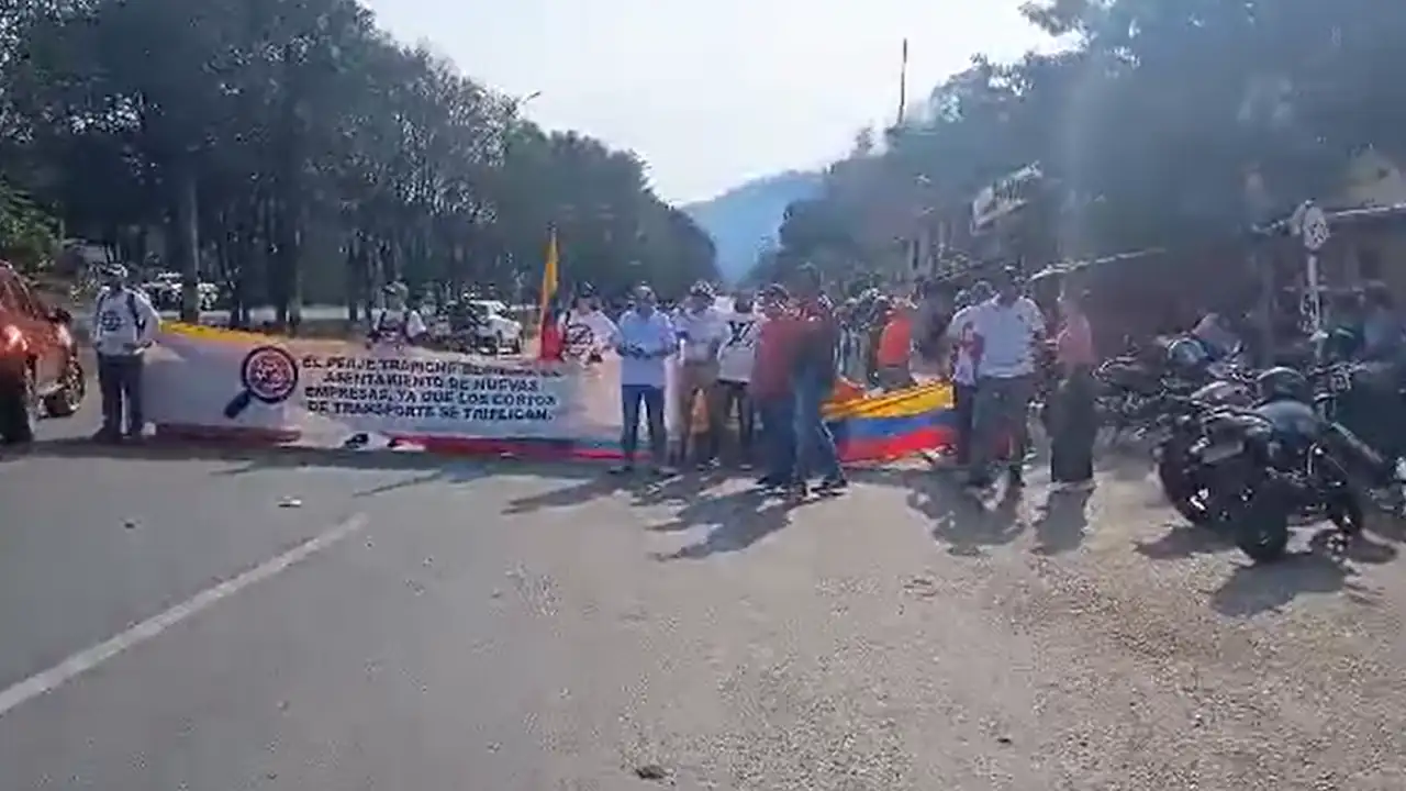 Este-lunes-reportan-manifestacion-en-Barbosa-la-comunidad-exige-el-retiro-del-peaje-El-Trapiche
