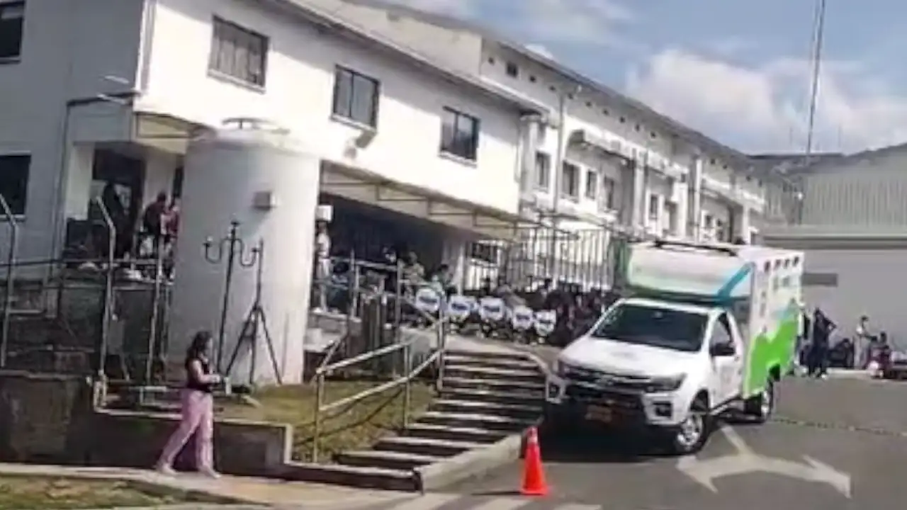 Por-fuerte-olor-fue-evacuada-la-sala-de-urgencias-del-Hospital-San-Juan-de-Dios-de-Rionegro