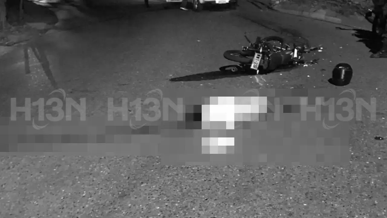 Un motociclista perdió la vida al chocar con una camioneta en la vía Machado