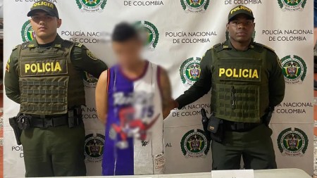 Policía de Antioquia captura a hombre que habría agredido con un machete a un perrito