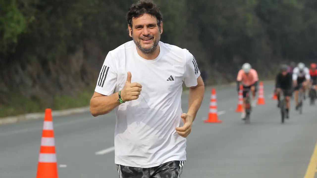 Cientos-de-deportistas-disfrutaron-de-la-reapertura-de-la-ciclovia-Las-Palmas.