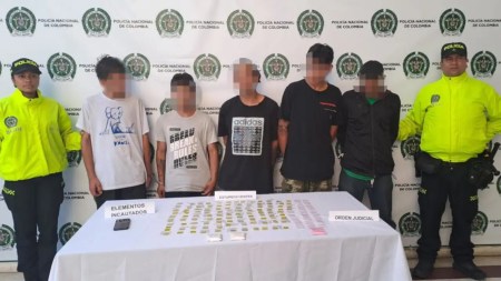 Capturan a cinco hombres en Copacabana que estarían dedicados a vender estupefacientes Capturan-a-cinco-hombres-en-Copacabana-que-estarian-dedicados-a-vender-estupefacientes