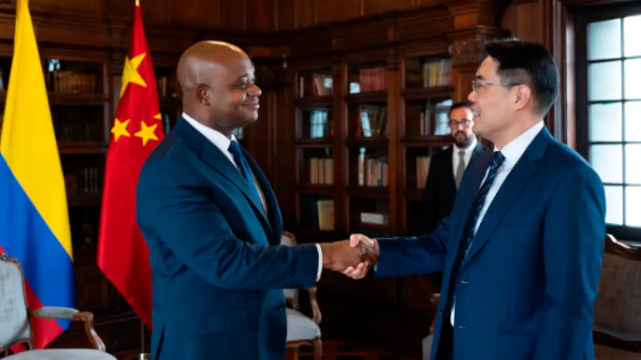 China-donara-100.000-dolares-para-atender-el-derrumbe-de-la-via-Medellin-Quibdo