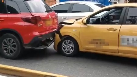 Cuatro carros se chocaron cerca al Parque de Belén de Medellín Cuatro-carros-se-chocaron-cerca-al-Parque-de-Belen-de-Medellin