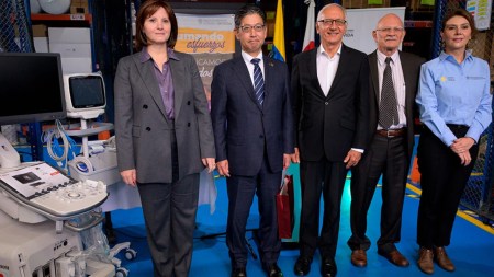 Japon dono a Colombia 101 equipos biomedicos