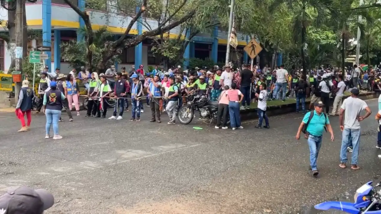 Mineros-del-Bajo-Cauca-culminaron-la-protesta-de-manera-pacifica.
