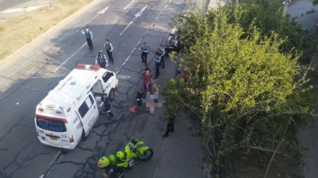 Motociclista-atropello-a-un-peaton-en-la-Av.-Regional-ambos-resultaron-lesionados