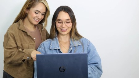 computador mujeres