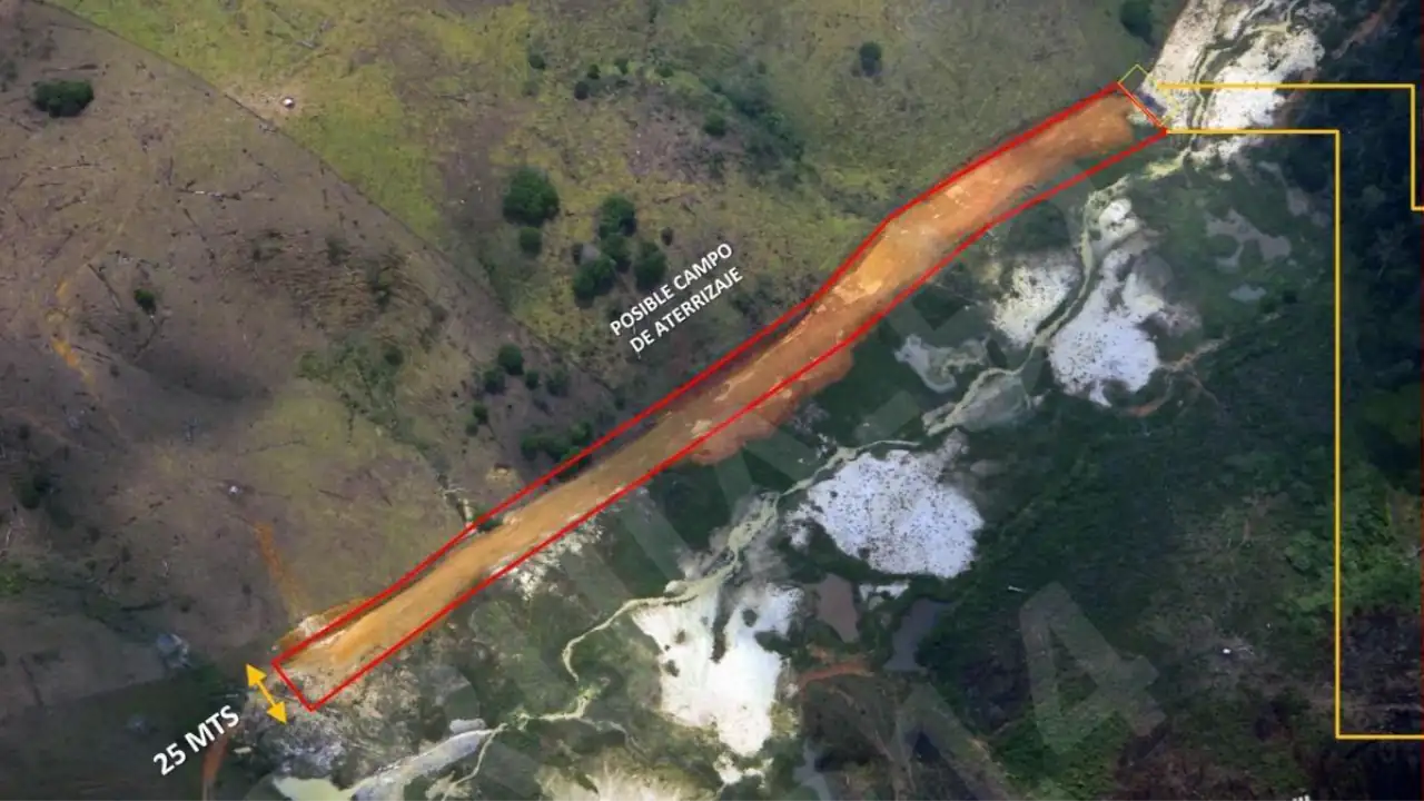 Fotos| Fuerzas militares destruyeron pista y aeronave de las disidencias de las Farc en el Nordeste antioqueño 1 pista-aeronave-nordeste-antioquia