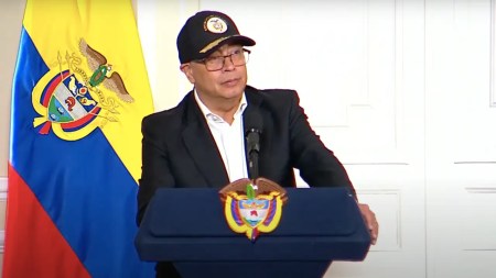 “Mañana es el día de la vida en la tierra”: el presidente Gustavo Petro declaró este 19 de abril como día cívico en Colombia gustavo petro-día-cívico-colombia