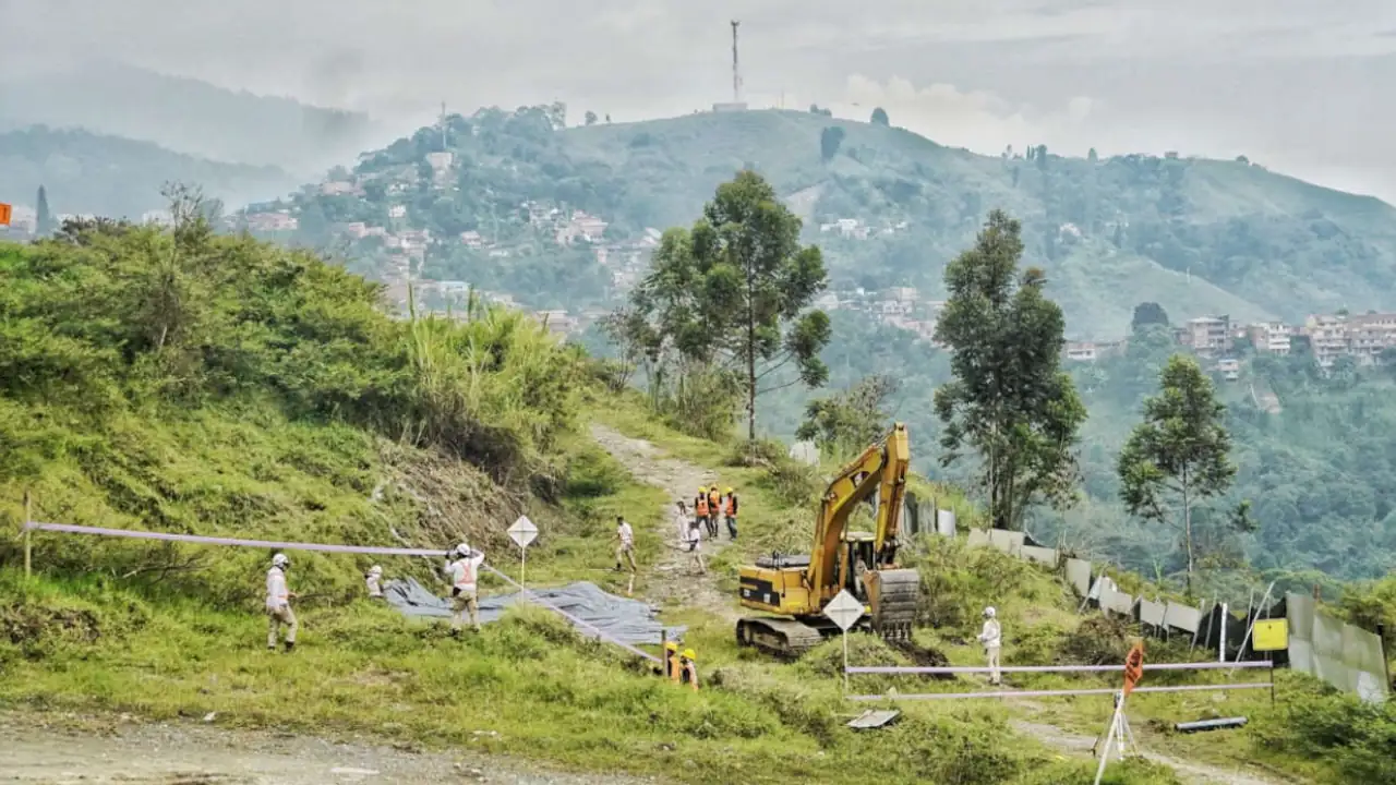 la escombrera-medellin-comuna-13