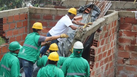 En Medellín se están realizando operativos para recuperar espacios públicos y bienes nacionales En Medellín se están realizando operativos para recuperar espacios públicos y bienes nacionales