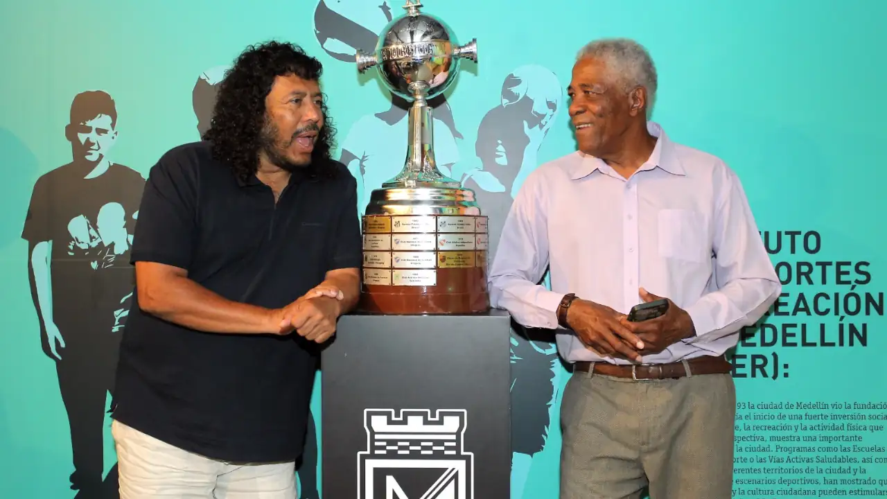 Rene-Higuita-y-Francisco-Maturana-visitaron-el-Museo-del-Deporte-en-Medellin