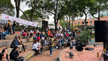 Venteros protestan en el Parque de El Poblado por su derecho al trabajo Venteros-protestan-en-el-Parque-de-El-Poblado-por-su-derecho-al-trabajo