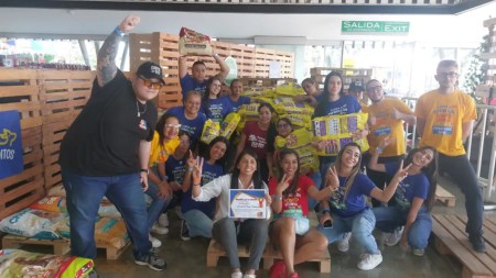 ¡Medellín se moviliza por los peluditos! En Plaza Mayor ciudadanos realizan una donatón