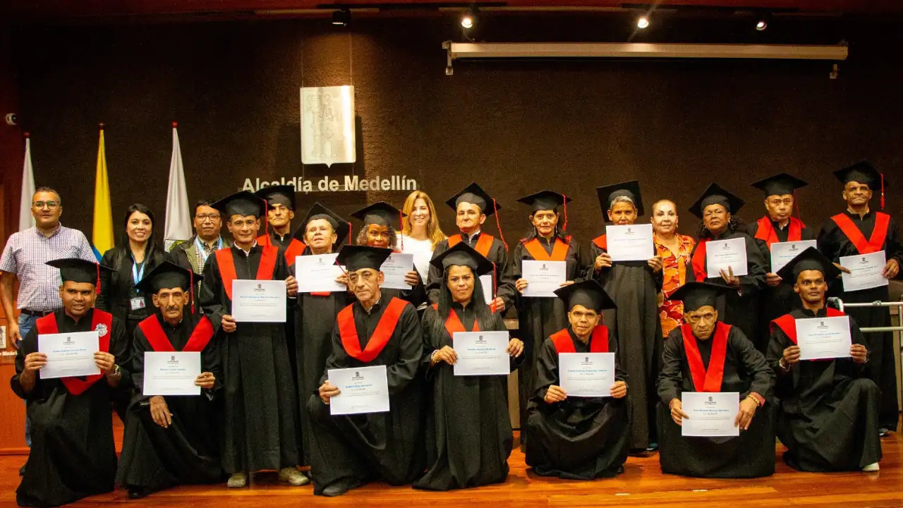 Exhabitantes-de-calle-de-Medellin-regresan-a-sus-hogares-tras-proceso-de-resocializacion