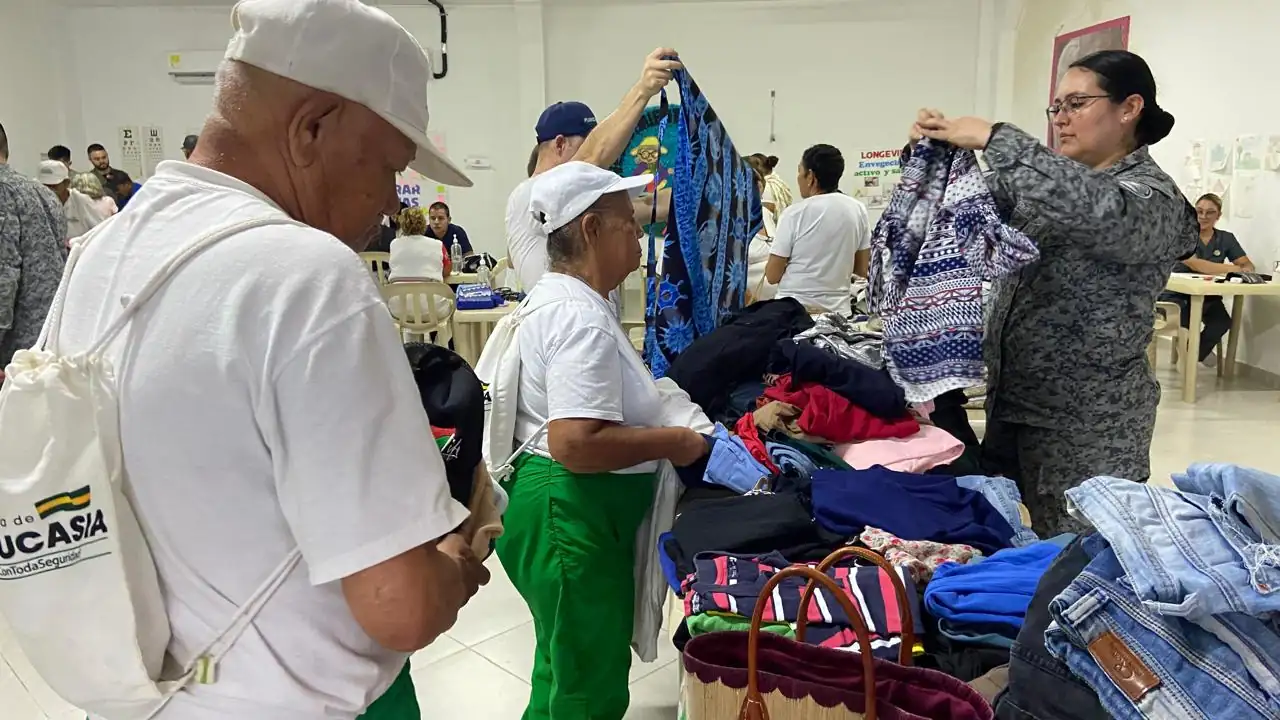 Mas-de-250-abuelitos-en-Caucasia-reciben-atencion-medica-gratuita-gracias-a-la-Fuerza-Aerea-Colombiana