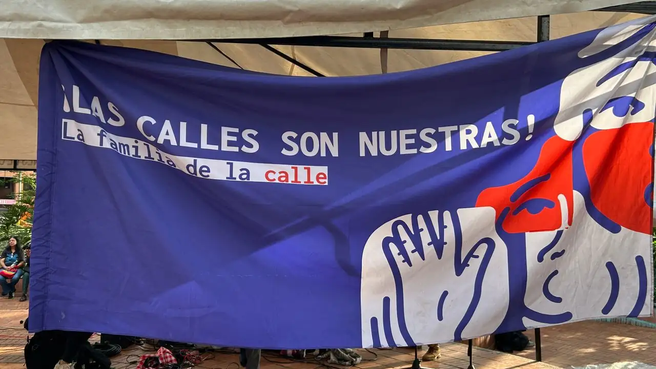 Venteros-protestan-en-el-Parque-de-El-Poblado-por-su-derecho-al-trabajo