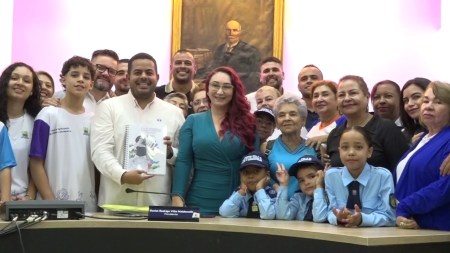Alcaldesa de Bello radicó su Plan de Desarrollo, costará más de 2 billones de pesos Alcaldesa de Bello radico su Plan de Desarrollo costara mas de 2 billones de pesos
