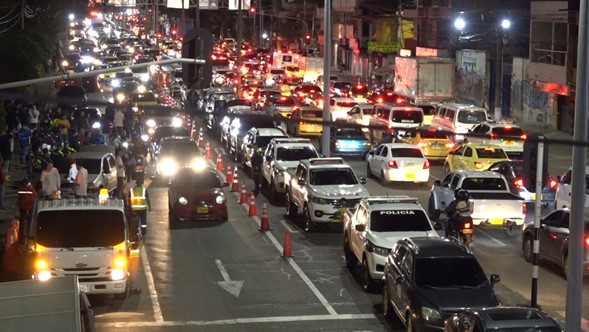 En Bello sancionaron a 32 conductores por conducir en estado de embriaguez en operativo realizado en la madrugada de este domingo 4 La alcaldesa de Bello Lorena González Ospina lideró el operativo en el que también se visitaron los establecimientos nocturnos de Niquia y la Carrera 55.