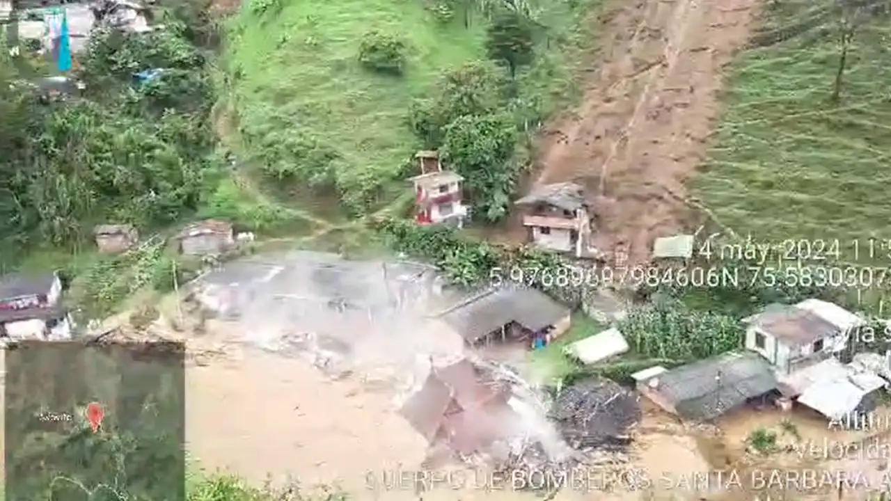 ¡Impactante video! Quebrada arrasa con varias viviendas en Montebello, Antioquia Quebrada-arrasa-con-varias-viviendas-en-Montebello-Antioquia