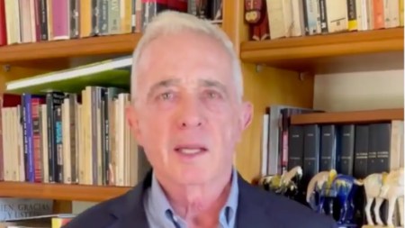 Comienza juicio contra Álvaro Uribe por presunta manipulación de testigos: la Fiscalía presentó pruebas que lo implican alvaro-uribe