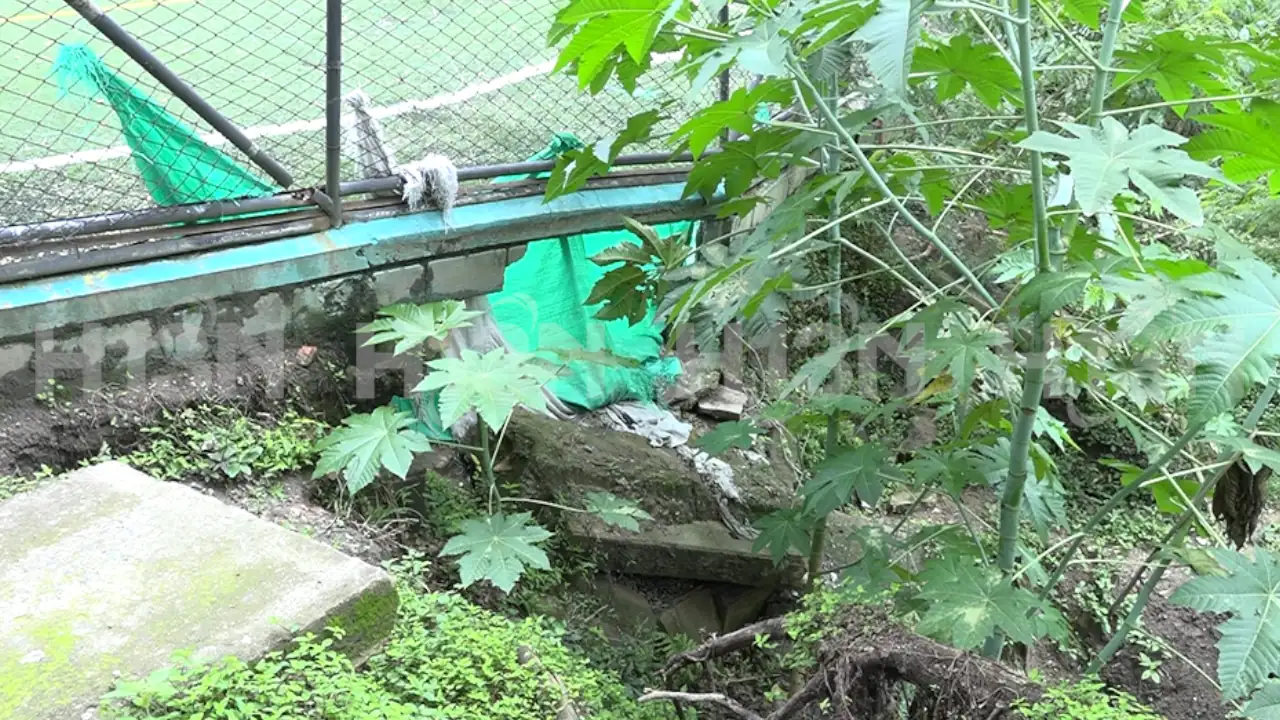 A punto de colapsar: denuncian deterioro en la Unidad Deportiva del Barrio Cristóbal de Medellín 2 cancha-barrio-cristobal 2