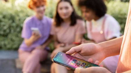 Medellín se posiciona como centro de innovación digital celulares-unesco-colegios-innovación digital