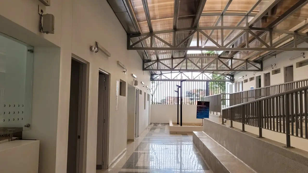 ¡Qué bien! Más de 7 mil habitantes de Manrique se beneficiarán con las mejoras del centro de salud La Cruz