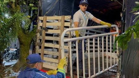 Video| Autoridades desmontaron las vallas del Parque Lleras que fueron puestas hace cinco años por la Alcaldía de Quintero