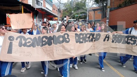 Video| Niños del colegio de Playa Rica otra vez en las calles: protestan por una educación digna playarica2