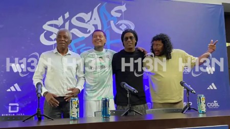 El-crack-braileno-Ronaldinho-da-su-opinion-sobre-el-futbol-colombiano