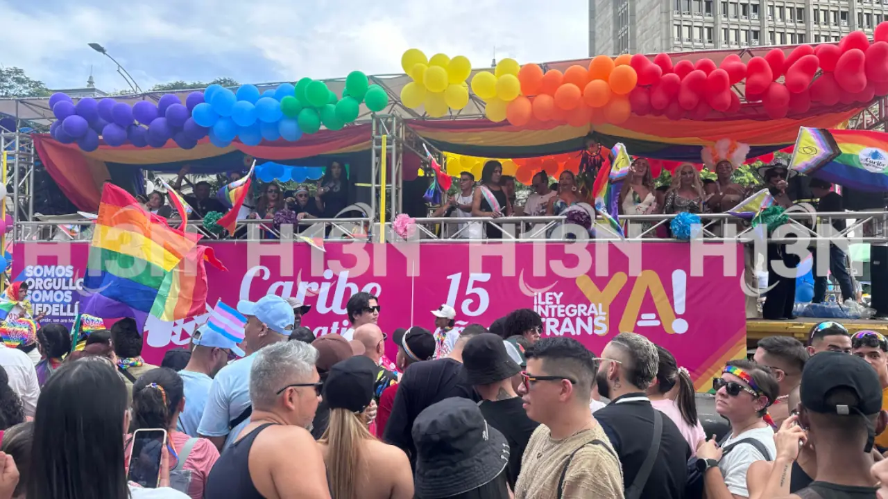 Arranca la Marcha LGBTIQ+ en Medellín, van por la Av. San Juan
