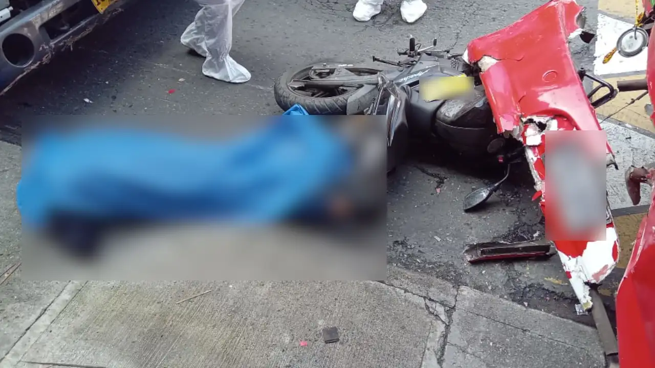 Murió el motociclista que chocó con un bus en El Playón de Medellín