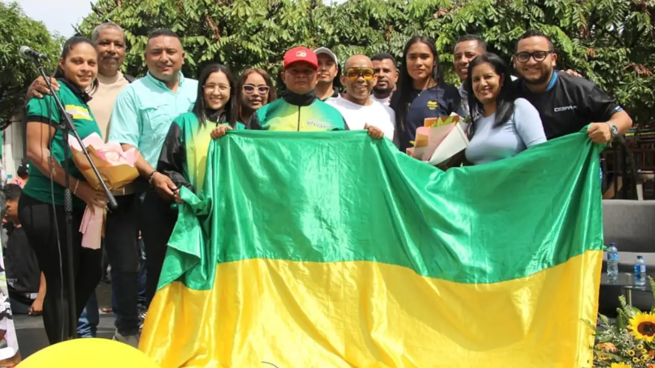 Deportista antioqueña ganó cuatro medallas de oro en Perú y la recibieron como una heroína en su pueblo
