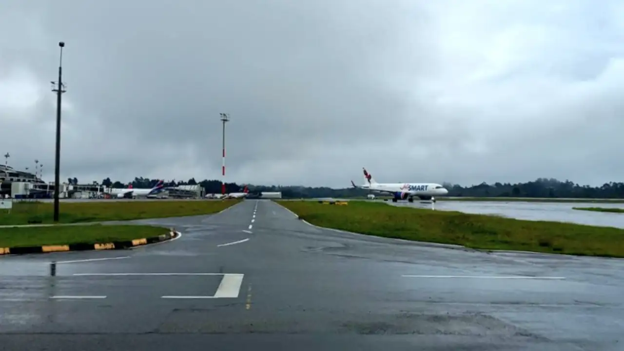 Aeropuerto-Jose-Maria-Cordova-reanuda-operaciones-con-demoras-tras-reparacion-de-pista