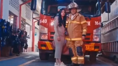 Emotivo-homenaje-de-los-Bomberos-de-La-Estrella-en-el-dia-del-padre-