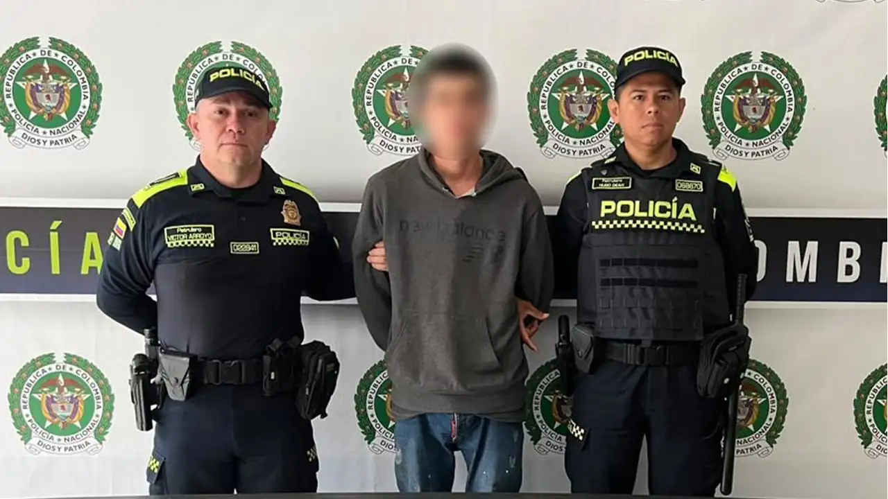 En-Manrique-un-hombre-le-ofrecio-dinero-a-policias-para-que-no-lo-capturaran.-Era-buscado-por-varios-delitos