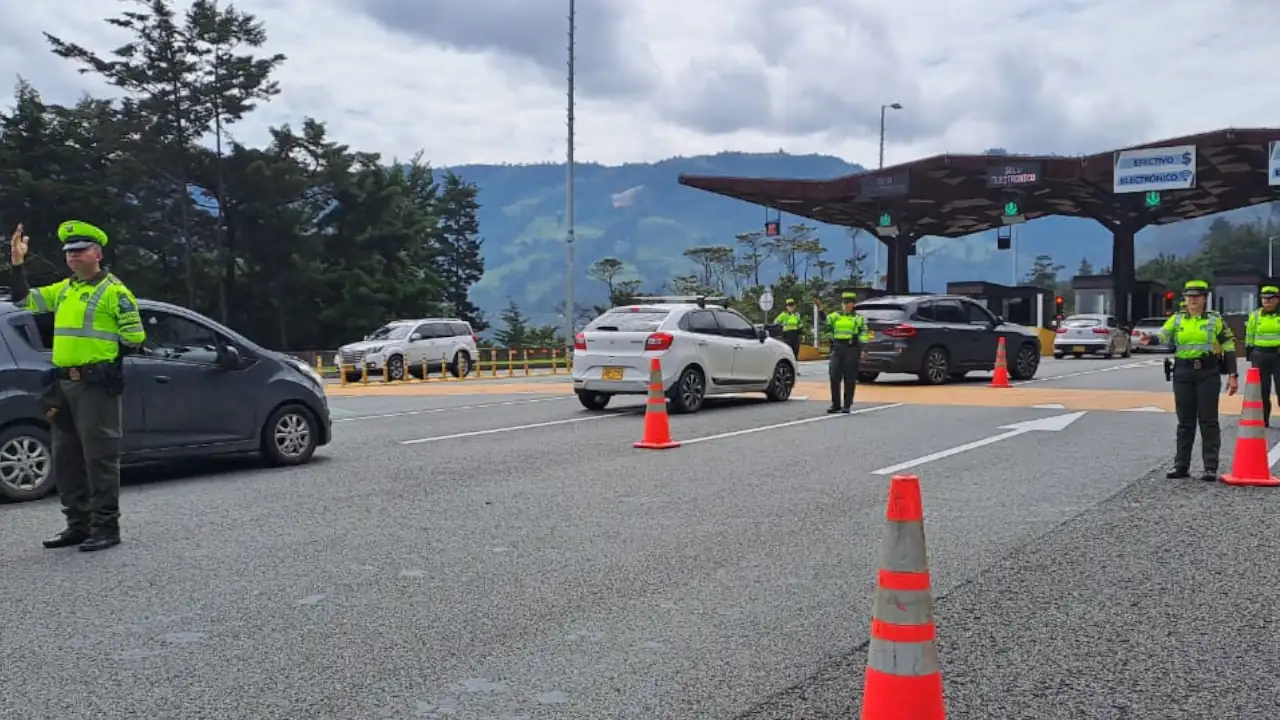 Mas-de-500-mil-vehiculos-se-han-movilizado-por-las-vias-de-Antioquia-en-este-primer-puente-de-junio-de-2024
