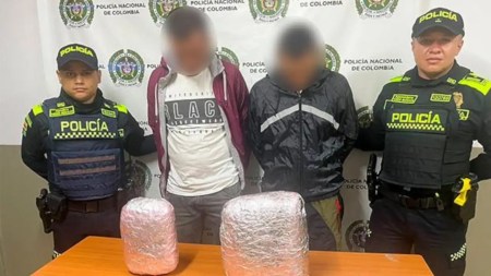 Policía captura en Barbosa a dos hombres que, al parecer, pretendían vender 20 kilos de cocaína Policia-captura-en-Barbosa-a-dos-hombres-que-al-parecer-pretendian-vender-20-kilos-de-cocaina