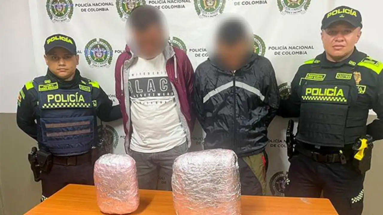Policia-captura-en-Barbosa-a-dos-hombres-que-al-parecer-pretendian-vender-20-kilos-de-cocaina