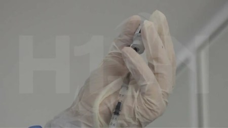 Para prevenir enfermedades respiratorias, en Medellín hay vacunas actualizadas contra COVID-19