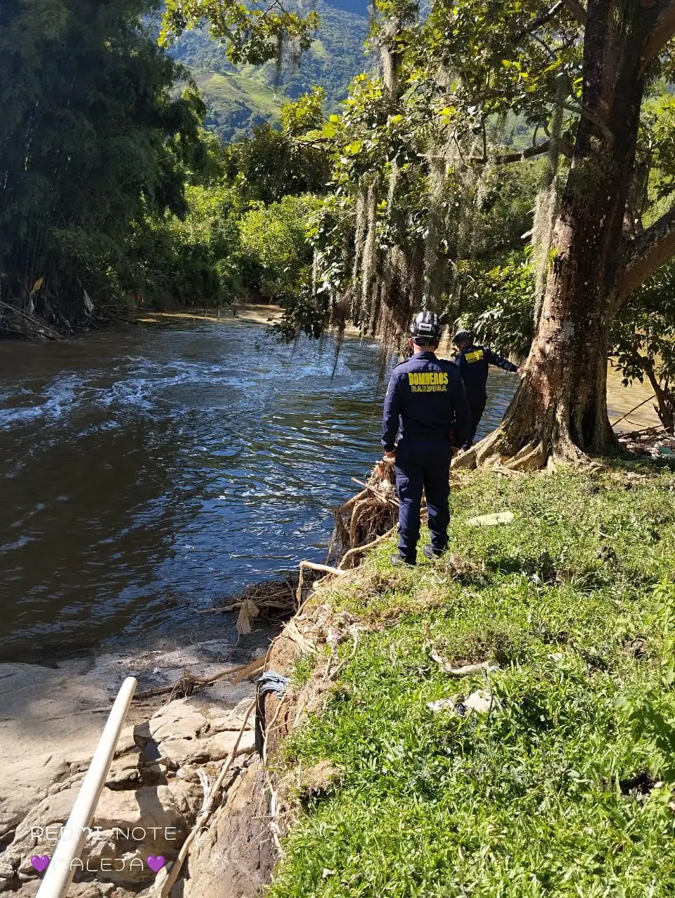 Continua-la-busqueda-de-persona-desaparecida-tras-accidente-en-el-Rio-Medellin.