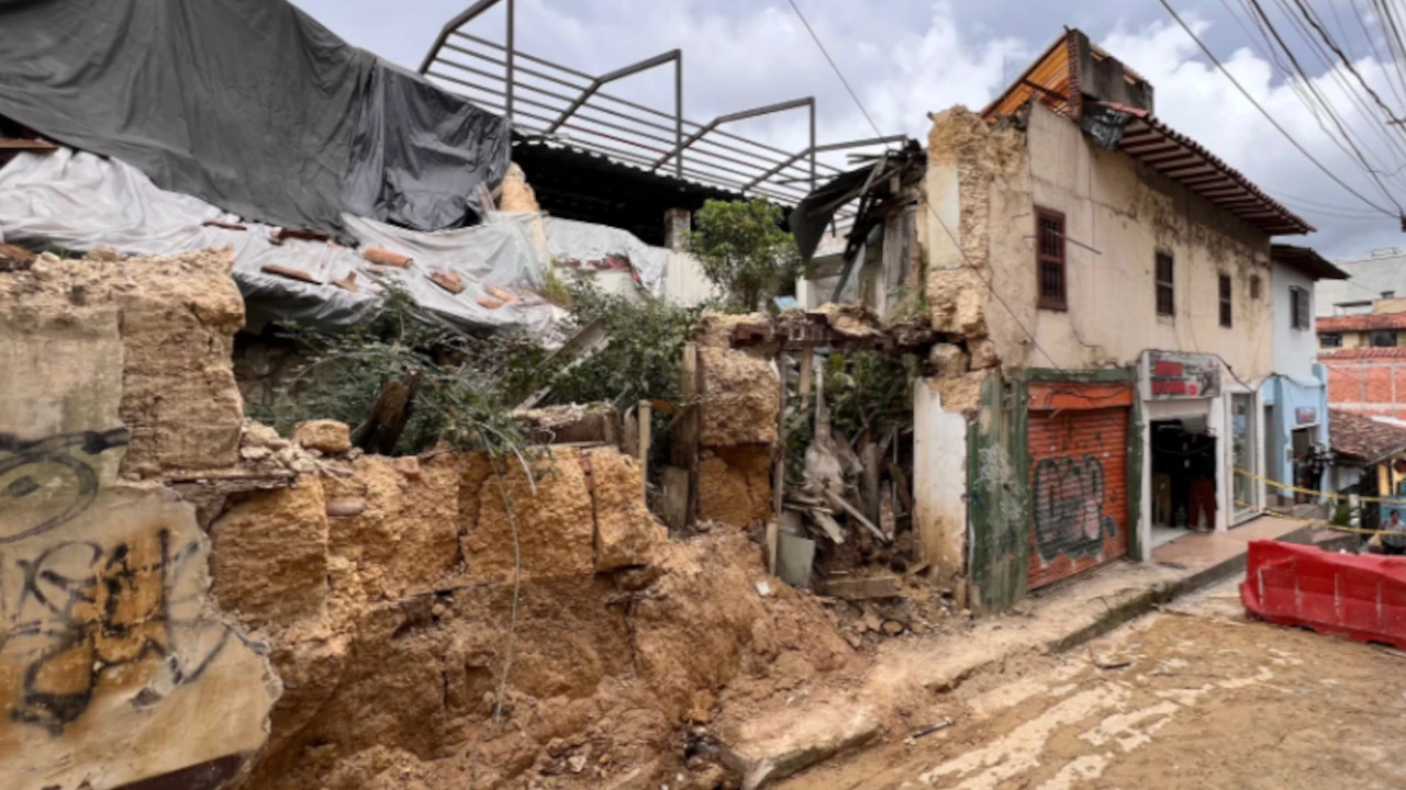 En Marinilla se cayó una casa de tapia que era patrimonio cultural: Alcaldía del municipio actúa para mitigar riesgos casa de tapia se cae en marinilla era patrimonio cultural