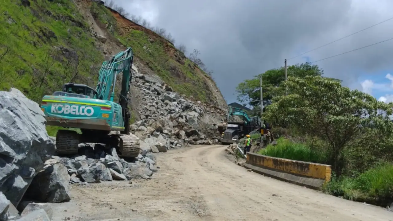 ¡Atención! Continúa el cierre total en la vía Medellín – Urabá ¡Atención! Continúa cierre total en la vía Medellín - Urabá