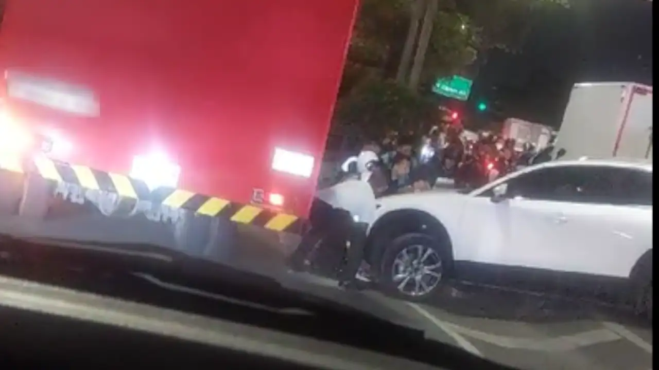 Por evitar el taco, vea lo que hizo un conductor en Medellín