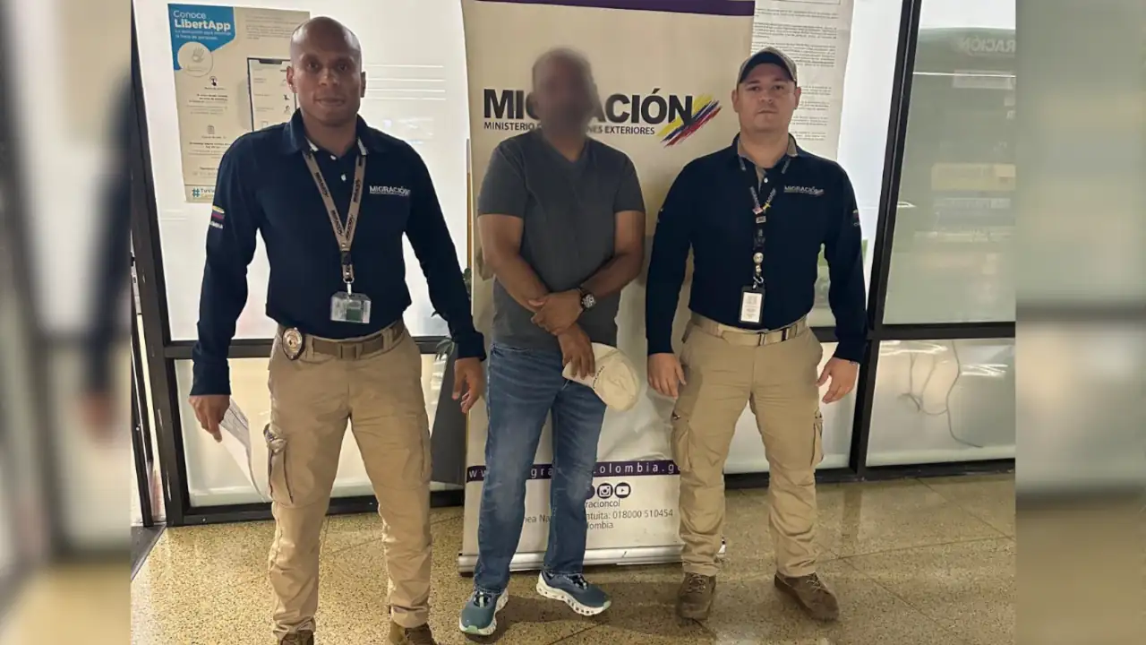 ¡Otro extranjero inadmitido en Medellín! le negaron la entrada al país por alerta de explotación sexual ¡Otro extranjero inadmitido en Medellín! le negaron la entrada al país por alerta de explotación sexual